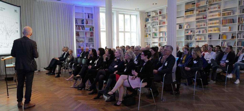 Networking mit Kunden: Signium lädt ins Literaturhaus München